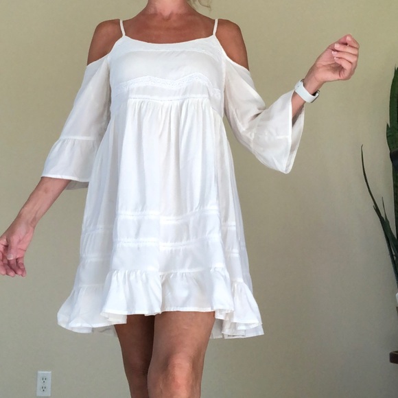 unknown Dresses & Skirts - Creme Cold Shoulder Boho Dress